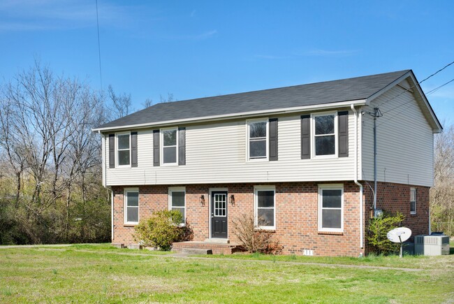 Building Photo - 179 Anderson Ln
