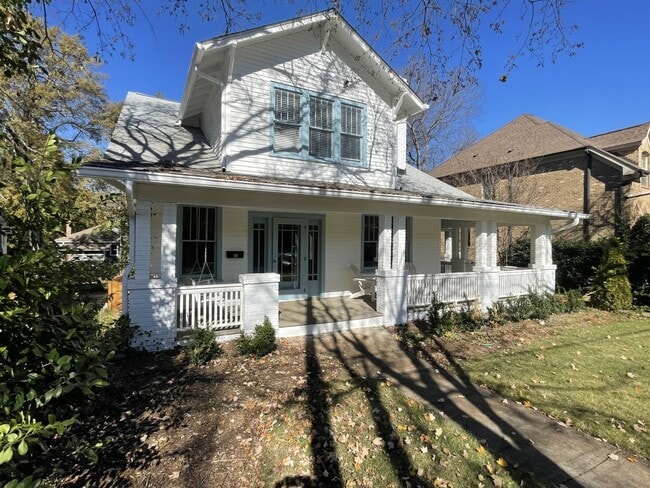 Foto del edificio - 4 Bd 3 Ba House