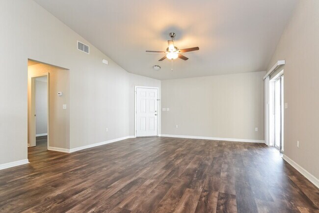 Foto del edificio - 34835 Redding Ln