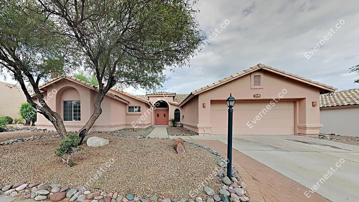 Primary Photo - 12690 N Bandanna Way