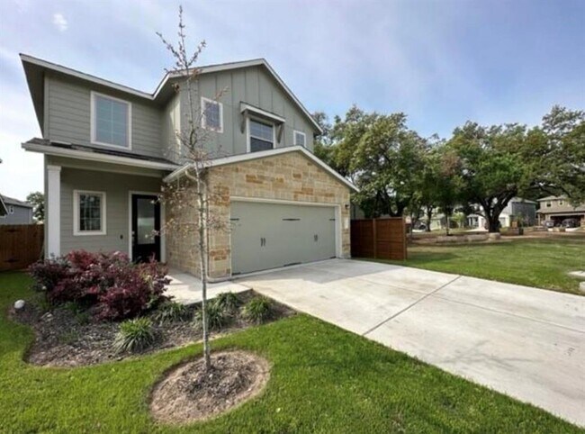 Building Photo - 1201 Winifred Dr