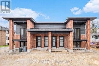 Building Photo - 897-897 Laurier St