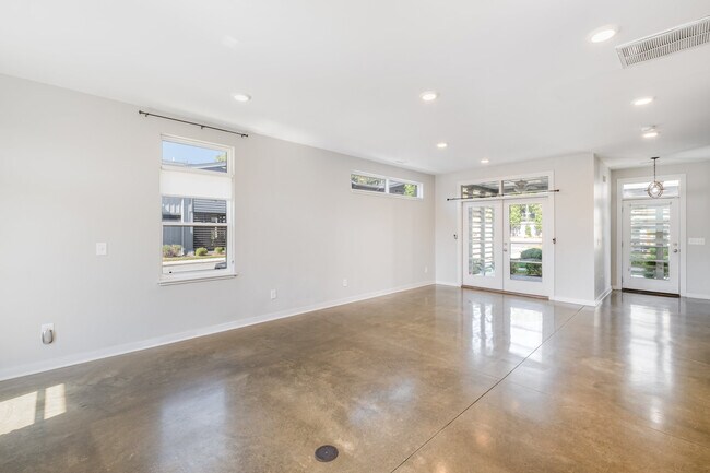 Foto del edificio - 2512 Colbert Dr