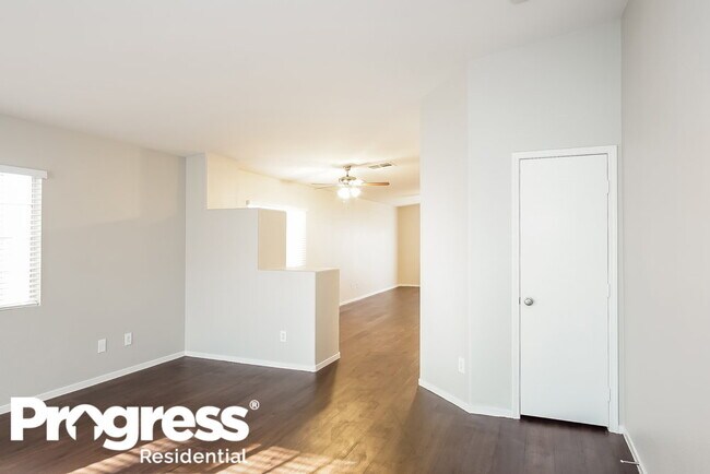 Foto del edificio - 5084 Jewel Canyon Dr