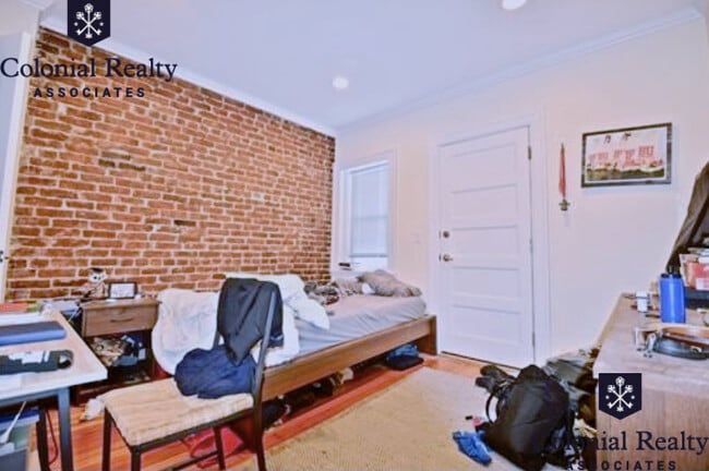 Building Photo - 1622 Beacon St