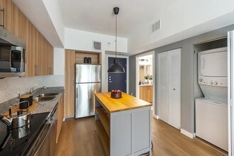Building Photo - 18036 Park Row Blvd