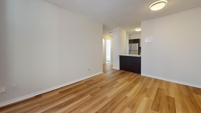 Building Photo - 1025 Sherbrooke