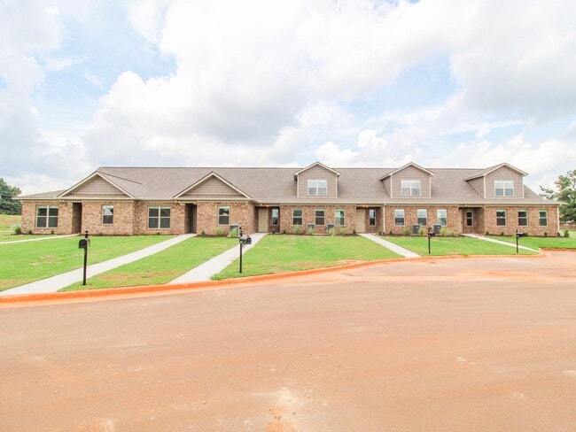 Foto del edificio - MOVE IN Ready! Lucas Ferry Townhomes Commu...