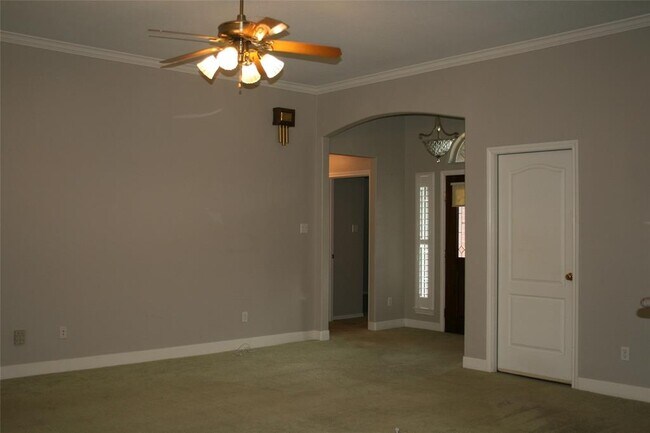 Foto del edificio - 302 Friends Knoll Ln