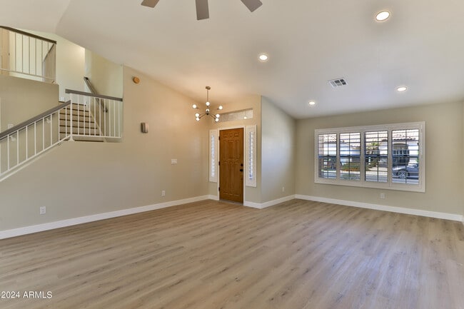 Building Photo - 825 E Spanish Moss Ln