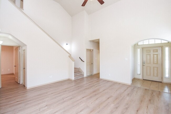 Foto del edificio - 2106 Harmon Crest Ct