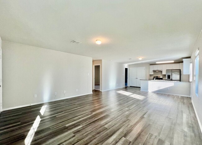 Building Photo - Charming Single-Story Home in Amenity-Rich Community