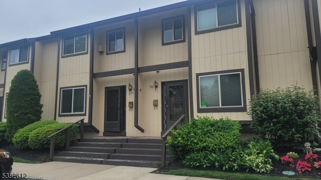 Building Photo - 96 Chelsea Way