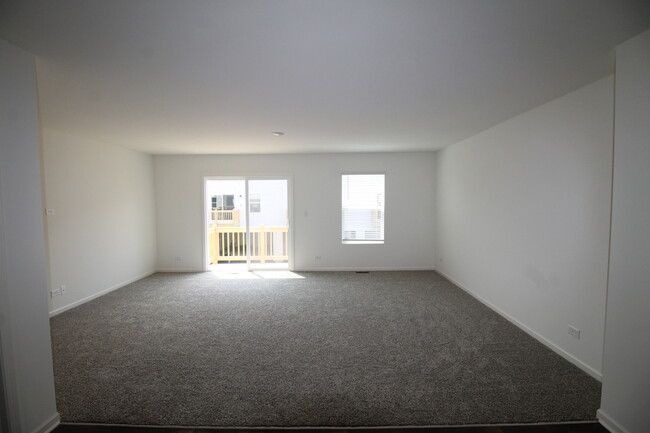 Building Photo - 2444 Alison Ave
