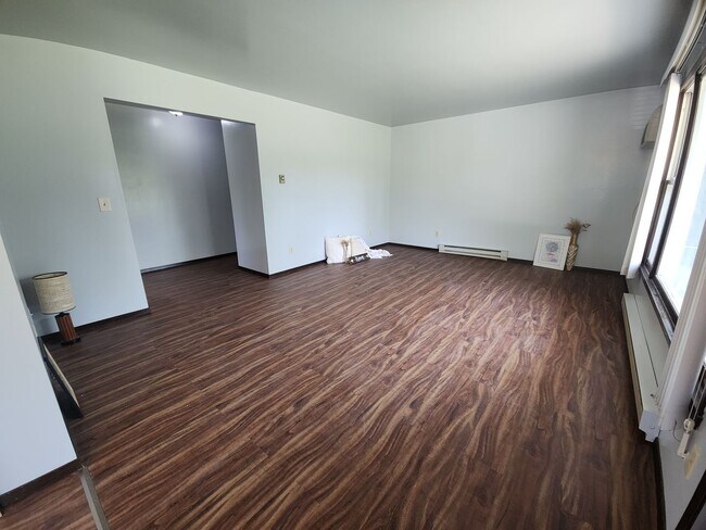 Foto del edificio - 1129 Primrose Ct