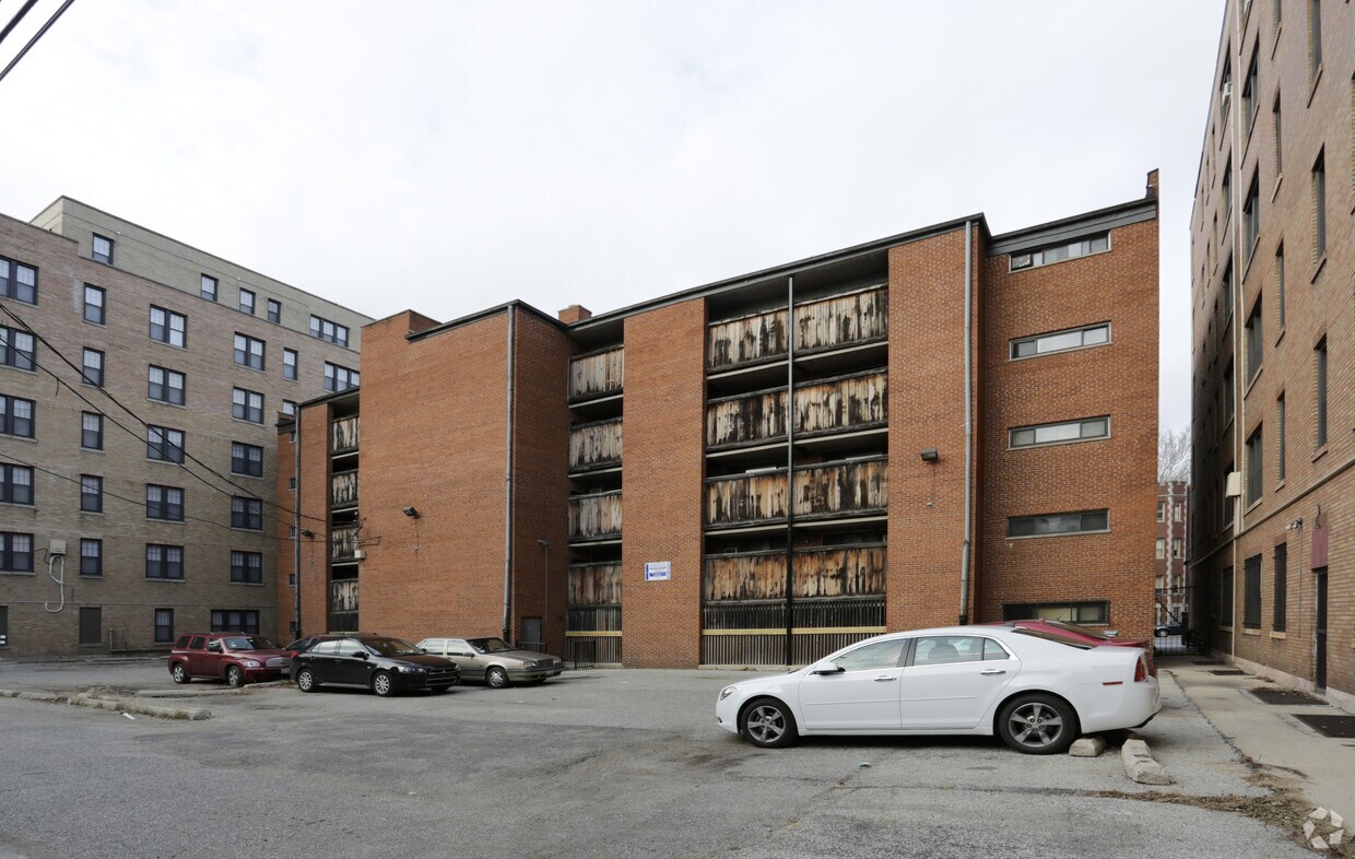 Foto del edificio - 6739 S Jeffery Blvd