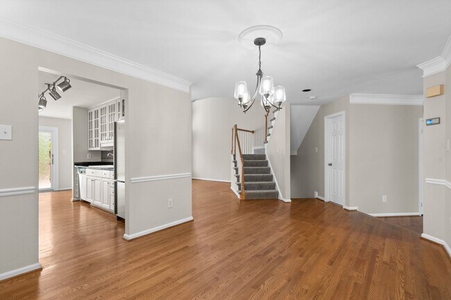 Foto del edificio - 3 Bed 2 Full Bath/2 Half Bath - Rockville Townhouse - Move In Ready