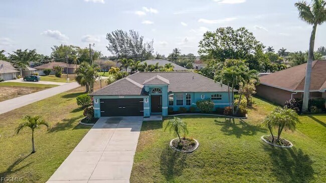 Building Photo - 2705 SW 11th Pl