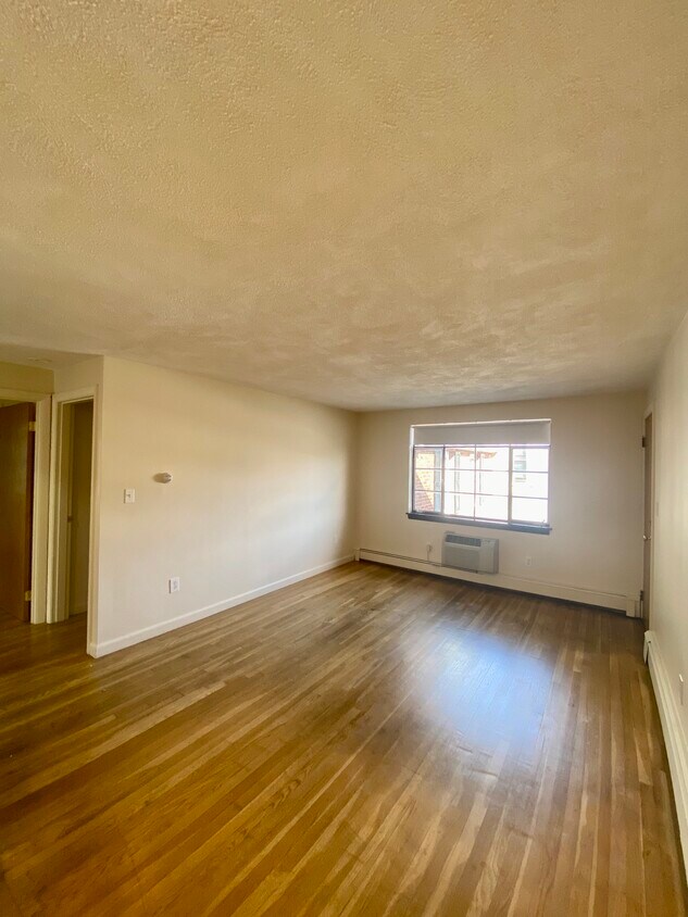 Foto principal - 17 Prospect St