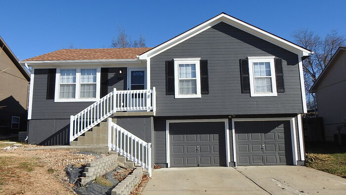 Foto principal - 3bed 2 full bath in Fort Osage Area