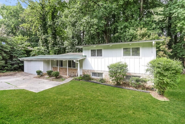 Building Photo - 2410 Ridgeway Dr