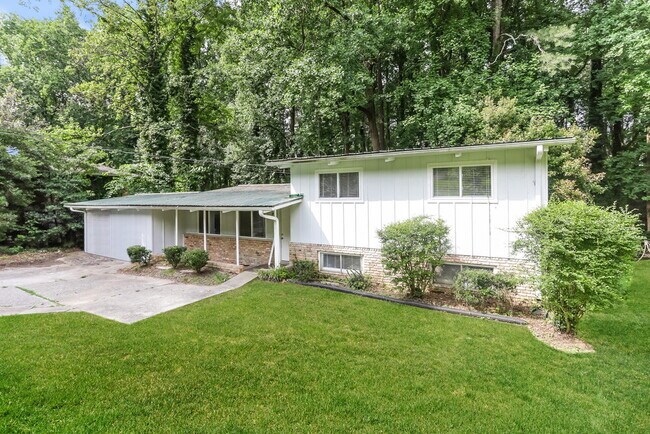 Foto del edificio - 2410 Ridgeway Dr