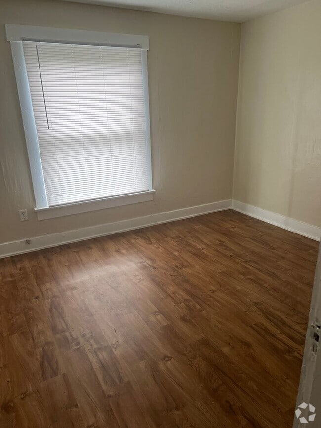 Building Photo - 208 Heaton Ave