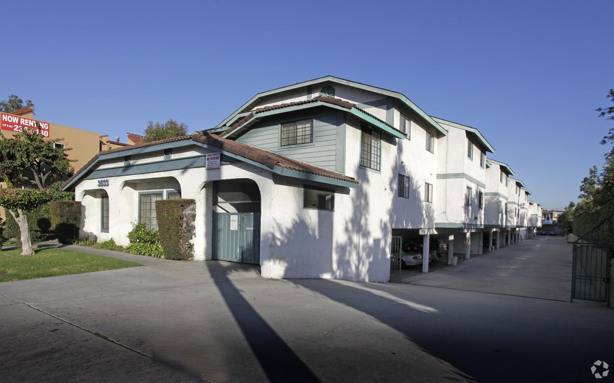 Building Photo - La Costa Apartments