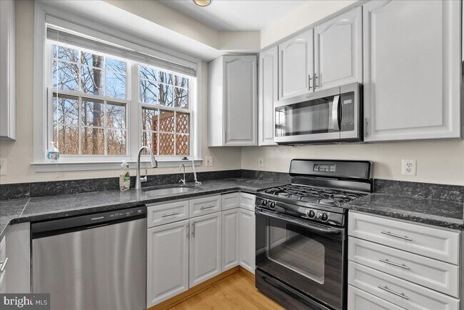 Foto del edificio - 6254 Taliaferro Way