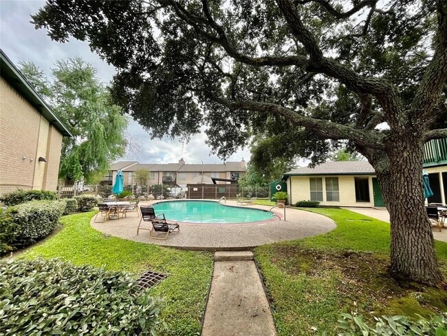 Foto del edificio - 1516 Bay Area Blvd