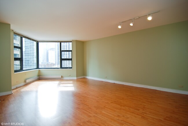 Building Photo - 401 E Ontario St