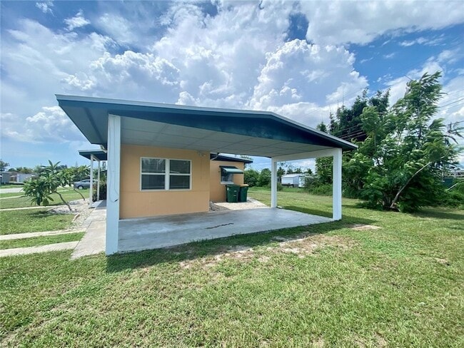 Building Photo - 3444 Lucerne Terrace