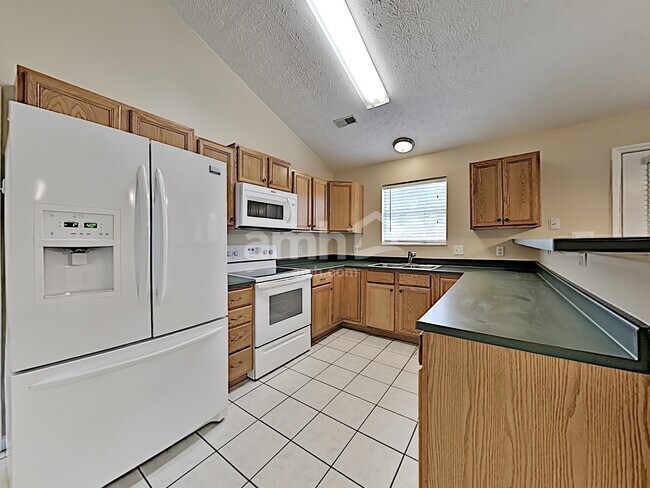 Building Photo - 1846 Hunters Hill Blvd