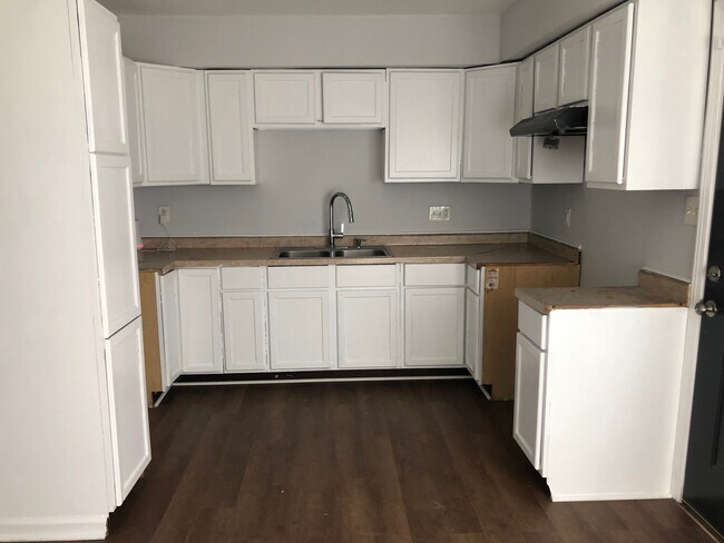 Foto del edificio - 10025 Hawkins Ct