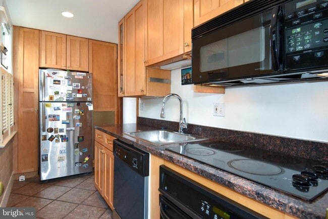 Building Photo - 1412 27th St NW