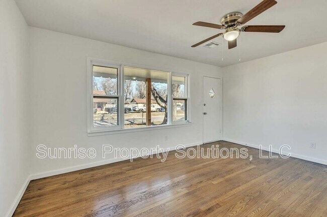 Foto del edificio - 300 SE 48th St