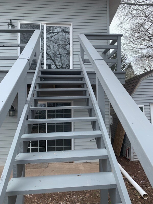 Building Photo - 5 Crescent Dr