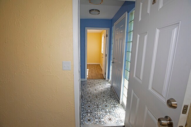 Foto del edificio - 849 W 30th St