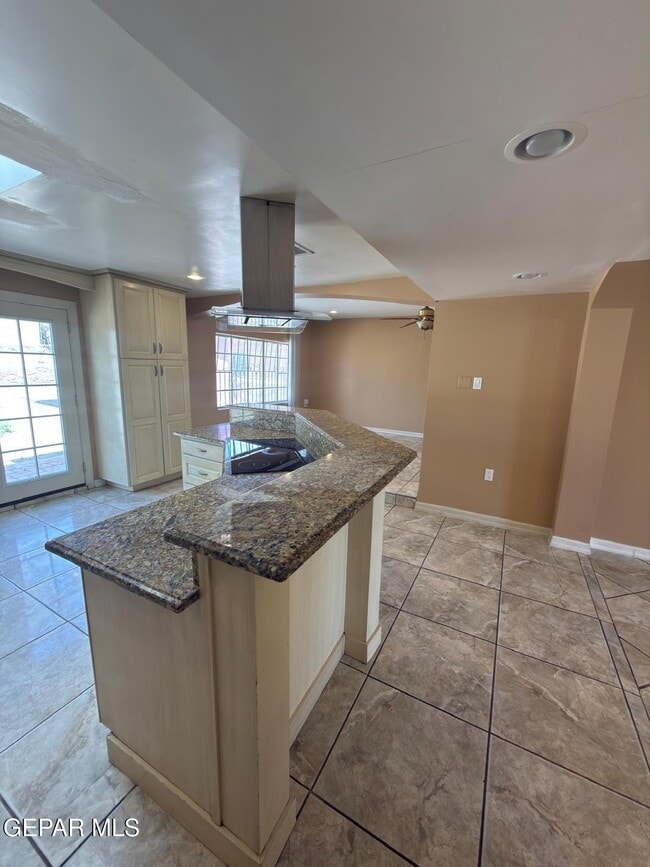 Building Photo - 6115 Tesuque Dr