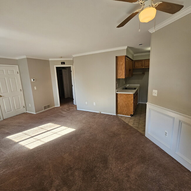 Building Photo - 1 Bedroom, 1 Bathroom Condo, 1st Floor and...
