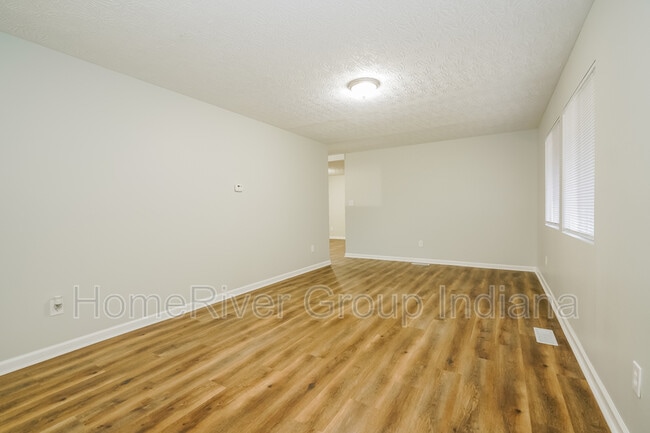 Building Photo - 23 Sayre Dr