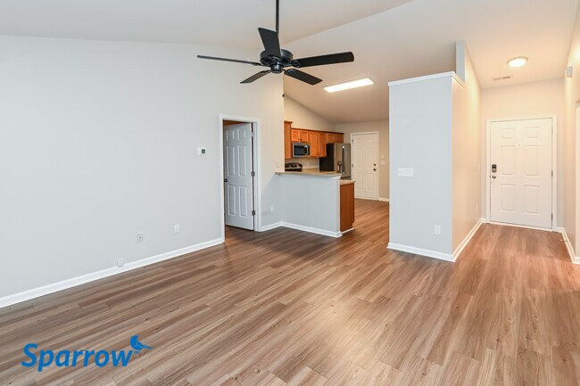 Foto del edificio - 5145 Burnaby Court