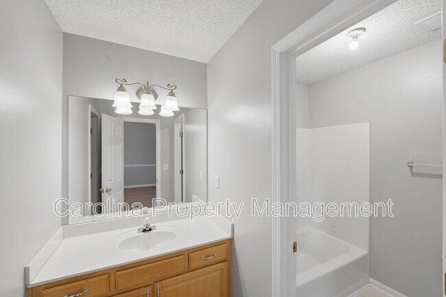 Building Photo - 8144 Christmas Ct