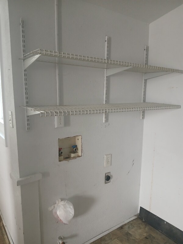 Building Photo - 113 E Mistletoe