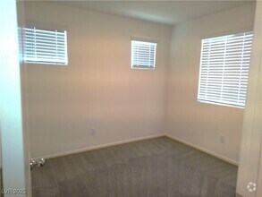Building Photo - 351 Summer Sparrow Ave