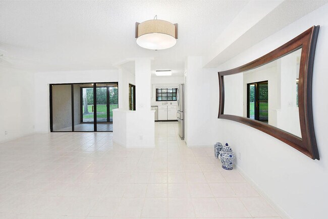 Building Photo - 17340  Boca Club 704 Boulevard 704 Boca Ra...