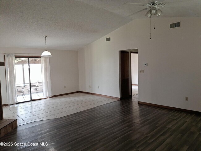 Building Photo - 4440 Everglades St