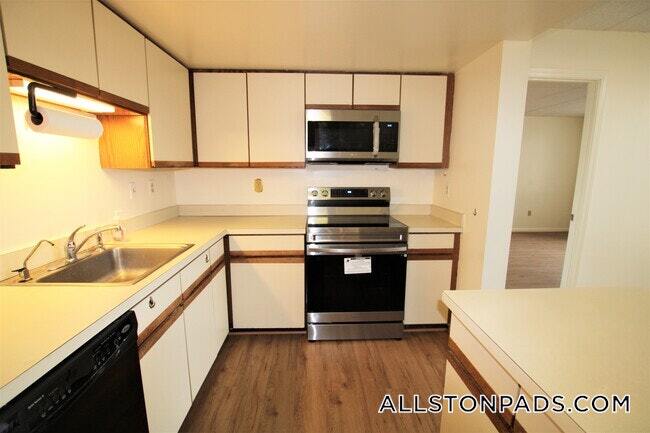 Foto principal - 85 Brainerd Rd