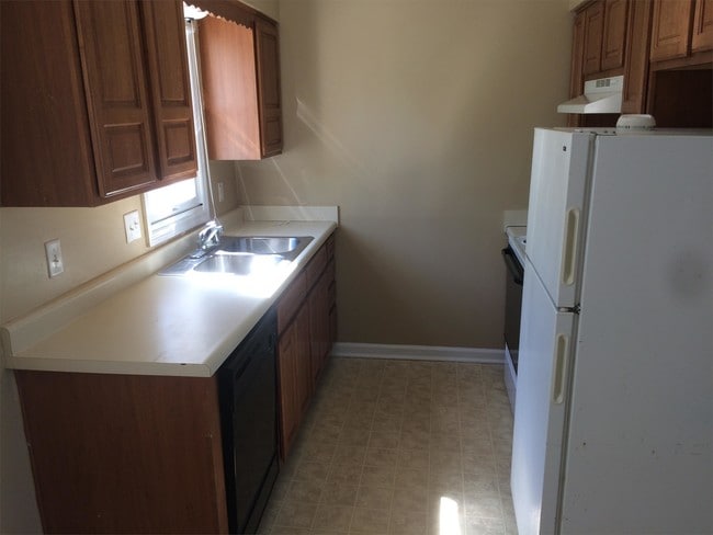 Building Photo - 934 Villa Dr
