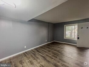 Building Photo - 26 Medford Ct